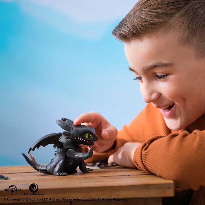 HOW TO TRAIN YOUR DRAGON Interactive mini dragon with 25 sounds