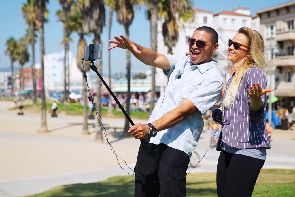 IK Multimedia iRig Mic Lav Black Clip-on microphone