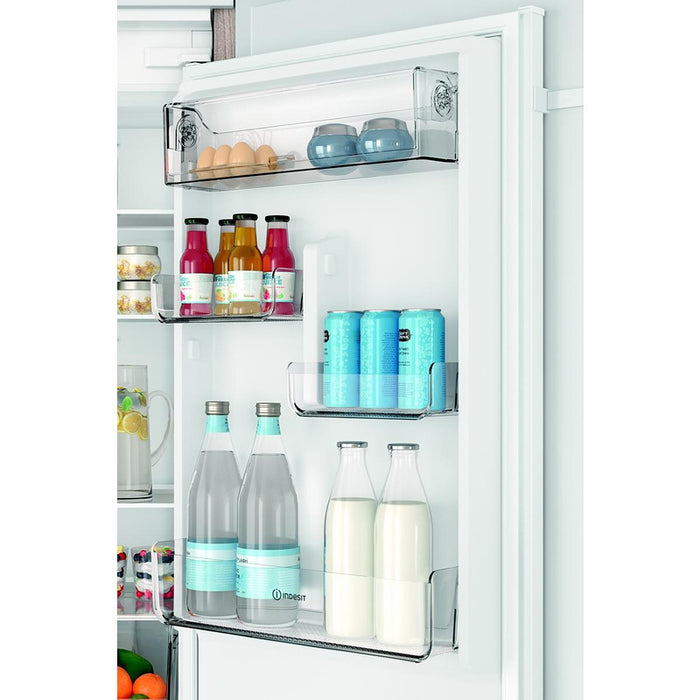 Built-in refrigerator with freezer Indesit INC18 T112***, 250 l, E, No Frost, Yes