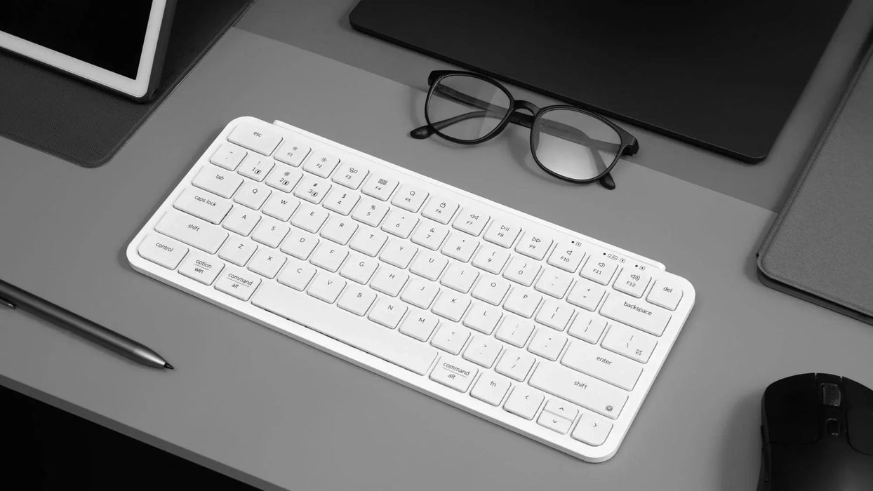 Ultra Slim Keychron B1 Pro 2.4G Wireless Keyboard (White) [B1P-K8].