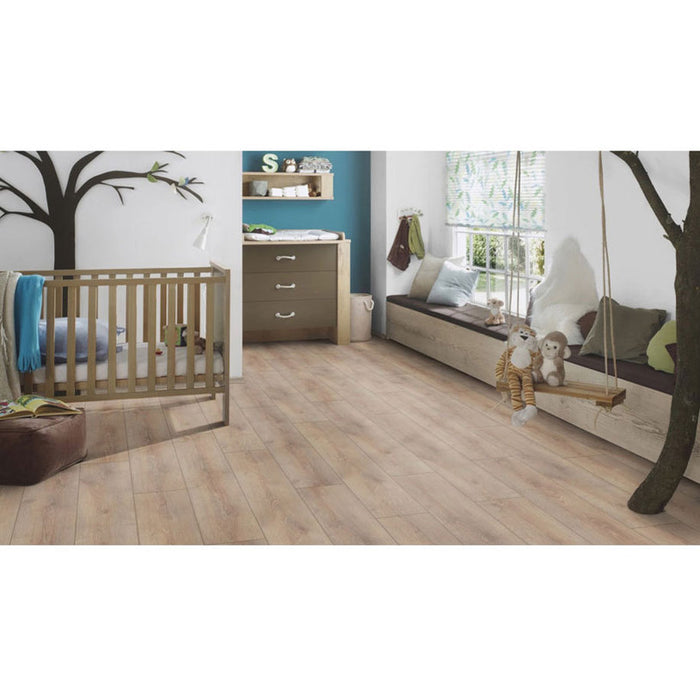 LAMINATED PARQUET KRONO ORIGINAL MODERA PLUS OAK CLEAROUTER K057, 10.00 mm, 32/AC4, CHAMBER