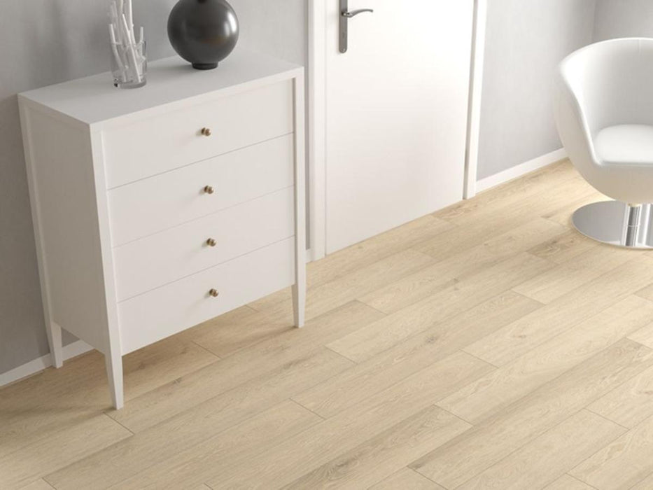 SPC FLOORING AC4/32 R143 CAVIAR 4+1MM