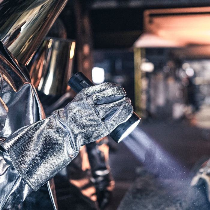 Ledlenser P18R Black Hand flashlight LED