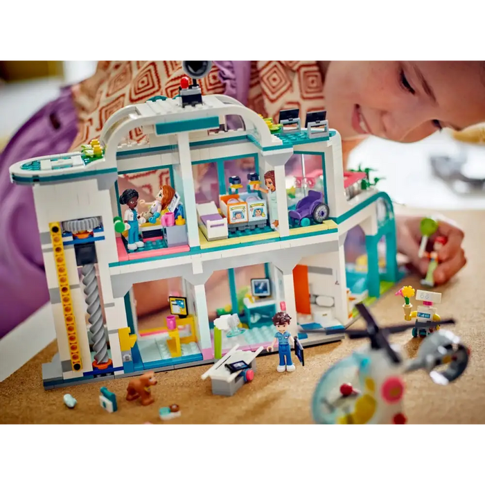 LEGO FRIENDS 42621 HEARTLAKE CITY HOSPITAL - LEGOKLO-LEG<<<Construction setKLO<<<ActionPL&&&LEGOKLO-LEG<<<Construction