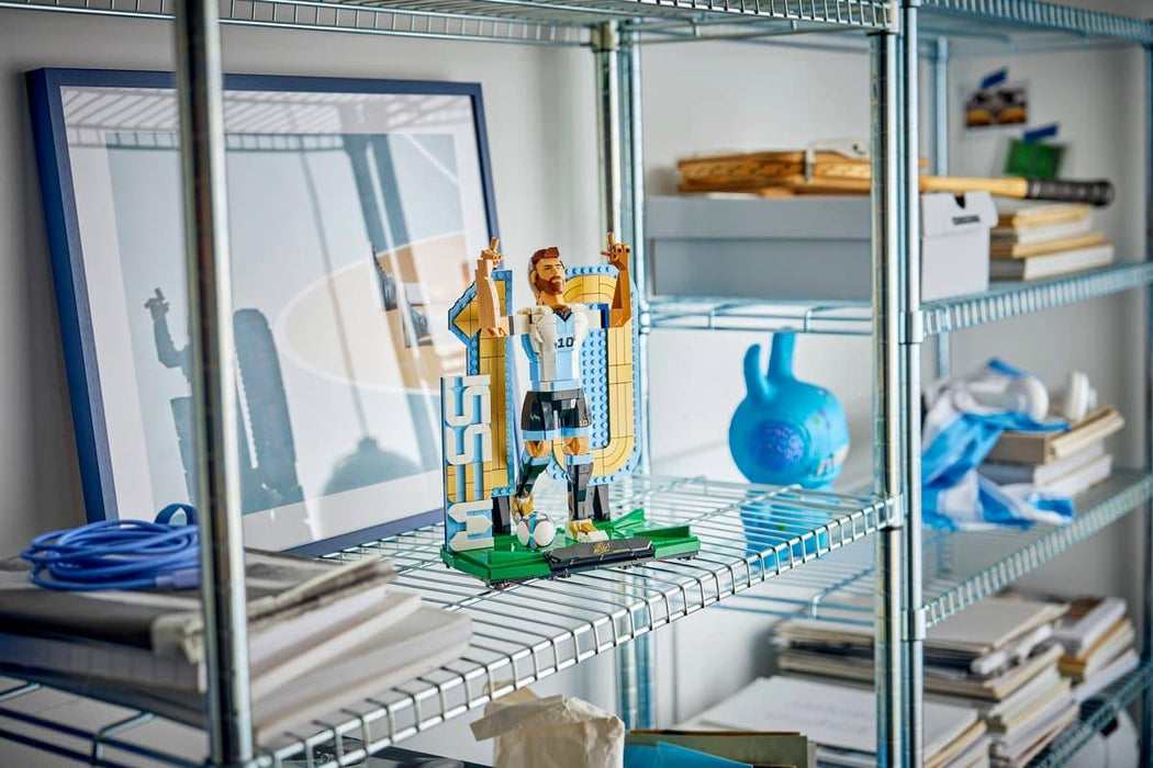 LEGO Football Legend: Lionel Messi – Soccer Legend (43015)