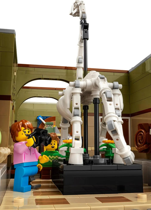 LEGO ICONS 10326 Natural History Museum