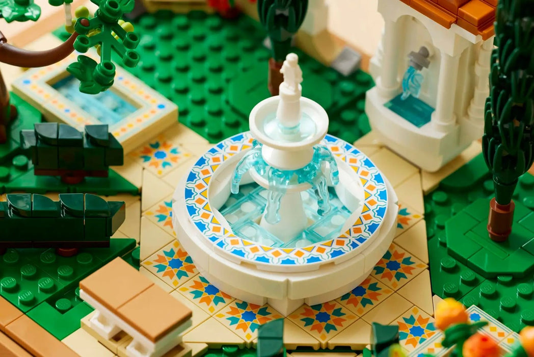 LEGO ICONS 10359 Fountain Garden