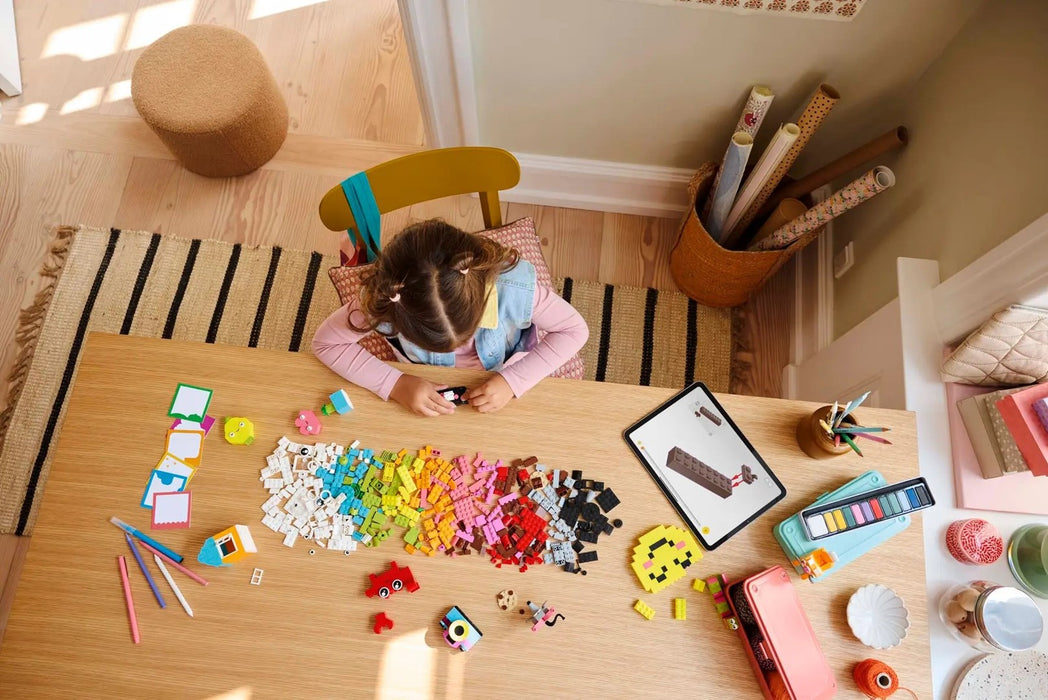 LEGO CLASSIC 11042 Creative Happy Box