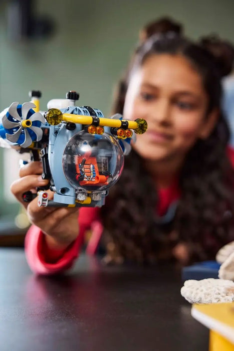 LEGO TECHNIC 42201 Deep Sea Research Submarine