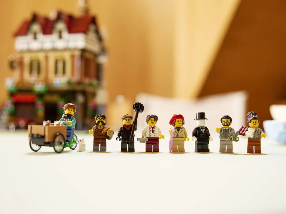 LEGO ICONS 10350 Tudor Corner