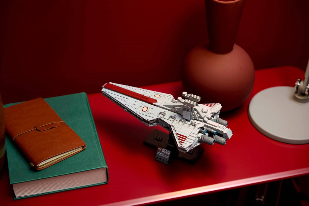 LEGO STAR WARS 75441 Venator-Class Attack Cruiser