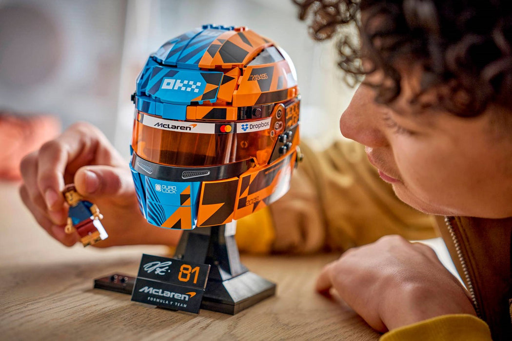 LEGO EDITIONS 43017 McLaren Mastercard F1 Team Oscar Piastri Helmet