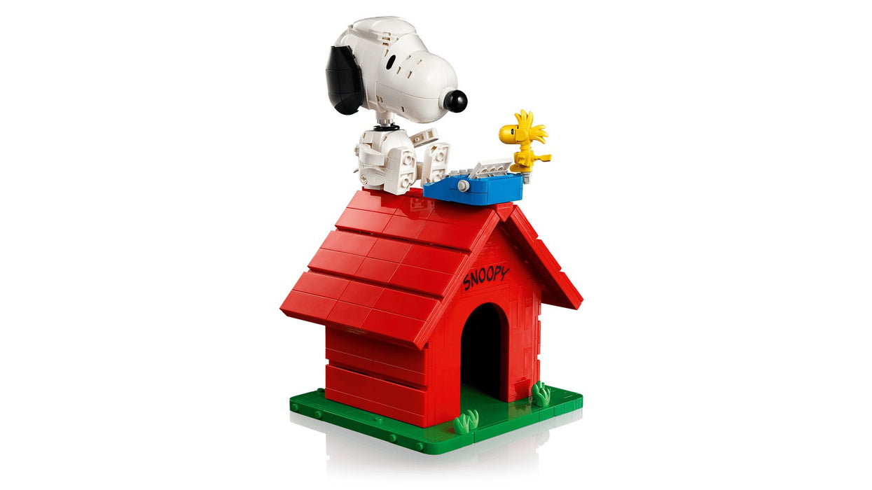 LEGO IDEAS 21368 Peanuts: Snoopy's Doghouse