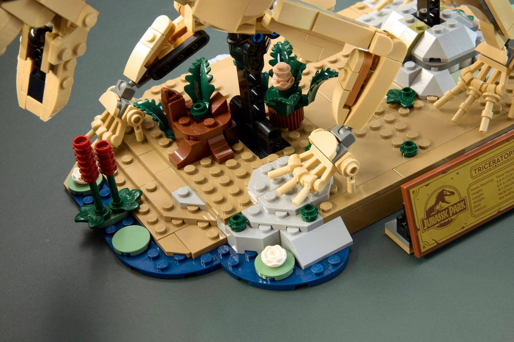 LEGO JURASSIC WORLD 77985 Dinosaur Fossils: Triceratops
