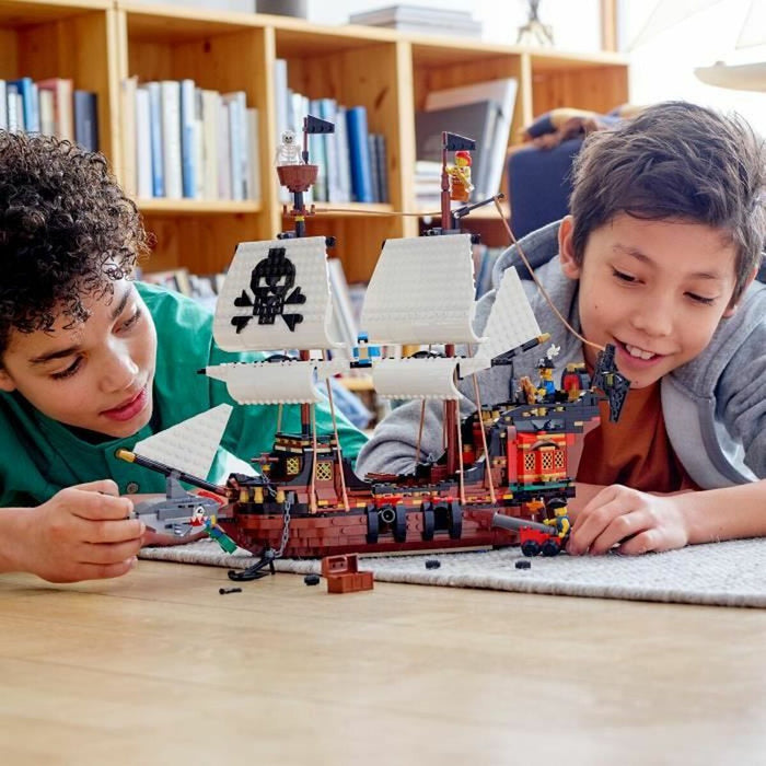 Vehicle Playset   Lego Creator 31109 Pirate Ship         3-in-1 1260 Pieces