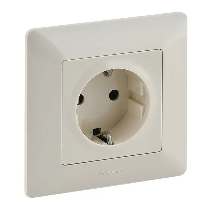 LEGRAND VALENA LIFE LEGRAND CREAM FRAMES CHOUCO CONTACT - Ключове и контакти<<<Електроматериали<<<Praktiker&&&Ключове и