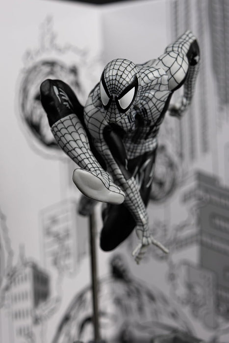 Figure FMarvel Spider-Man (Line Art) 1:10th Scale Collectible with Scene (Spider-Man #6) Gold Label