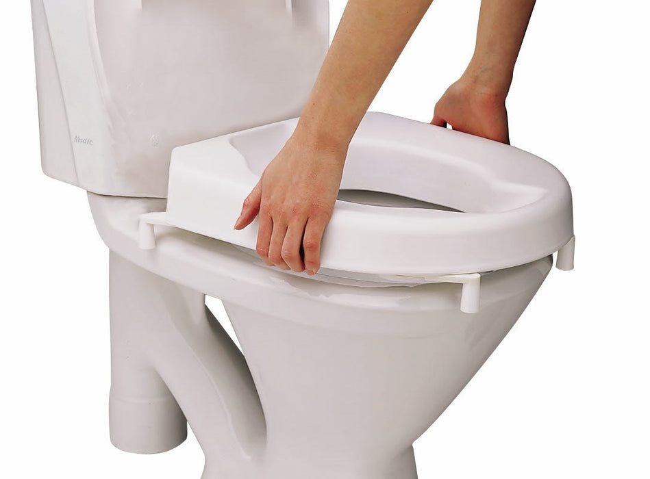 Toilet seat elevation cap with flap Etac HI-Loo 10 cm