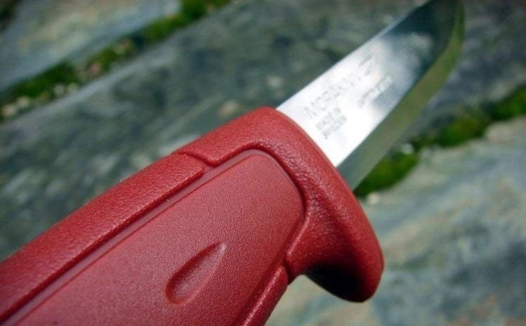 Morakniv BASIC knife 511 - Carbon Steel - Red