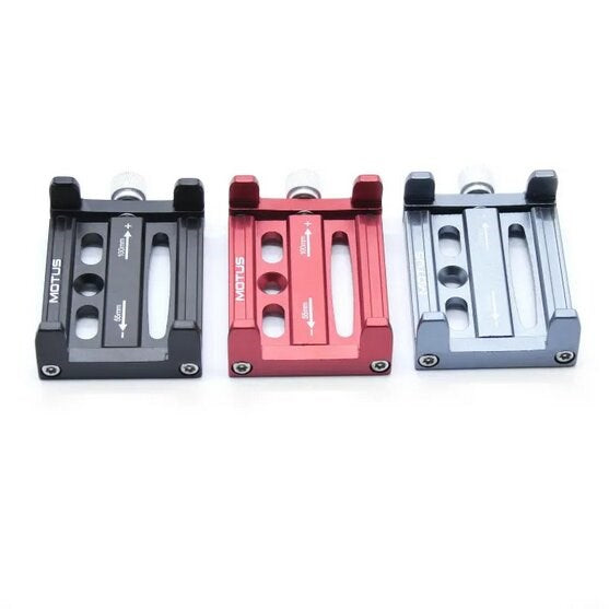 Universal phone holder Motus MOTHAN02R Red