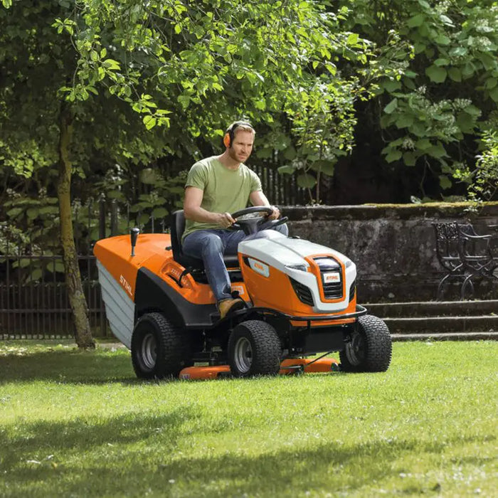 MOWING TRACTOR STIHL RT 6127.1 ZL 4-STROKE 764.0 cm3 21.20 HP 10000 m² - Трактори за косене<<<Градински