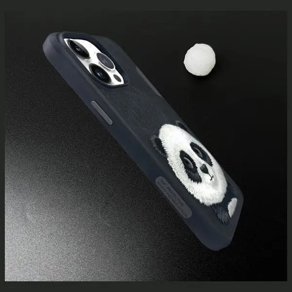 Nimmy Big Eyed Pet 2.0 Panda case for iPhone 15 Pro - black - Cell phone cases and covers<<<HurtelXML