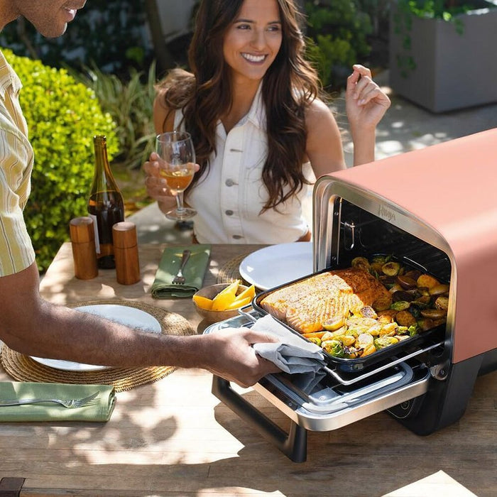 Ninja Woodfire Outdoor Pizza Oven 8-in-1, Red EU OO101EU
