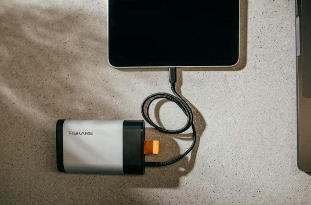 FISKARS 12V 4AH CORDLESS BATTERY