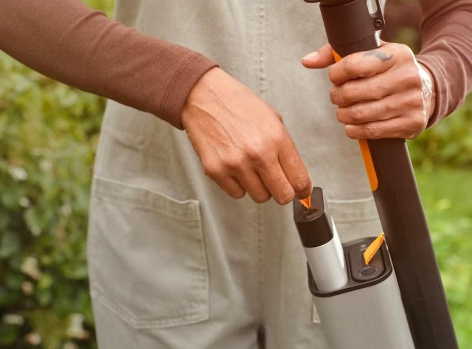 FISKARS 12V 4AH CORDLESS BATTERIES 2PCS