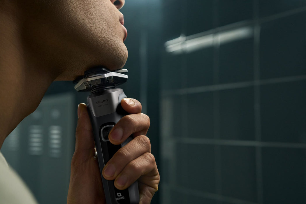 Philips SHAVER Series 5000 S5887/50 Wet and dry electric shaver with 3 accessories