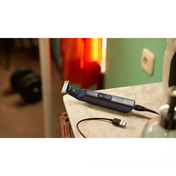 PHILIPS OneBlade Pro QP6652/61 hybrid beard and body trimmer