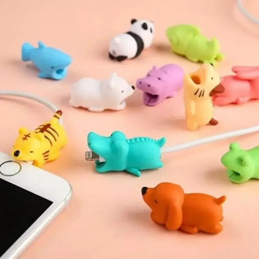 Phone cable cover in the shape of a squirrel - Other cell phone equipment<<<HurtelXML