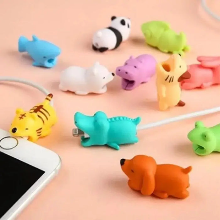 Phone cable cover in the shape of a squirrel - Other cell phone equipment<<<HurtelXML