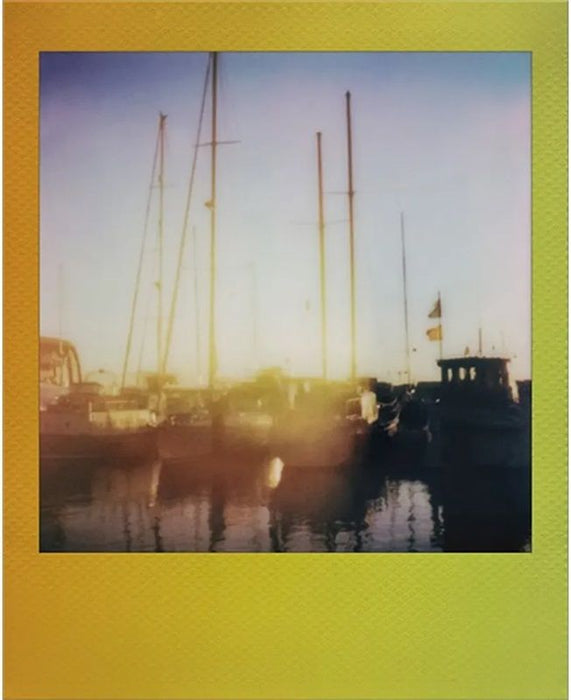 PAPER. POLAROID GO GRADIENT FRAME