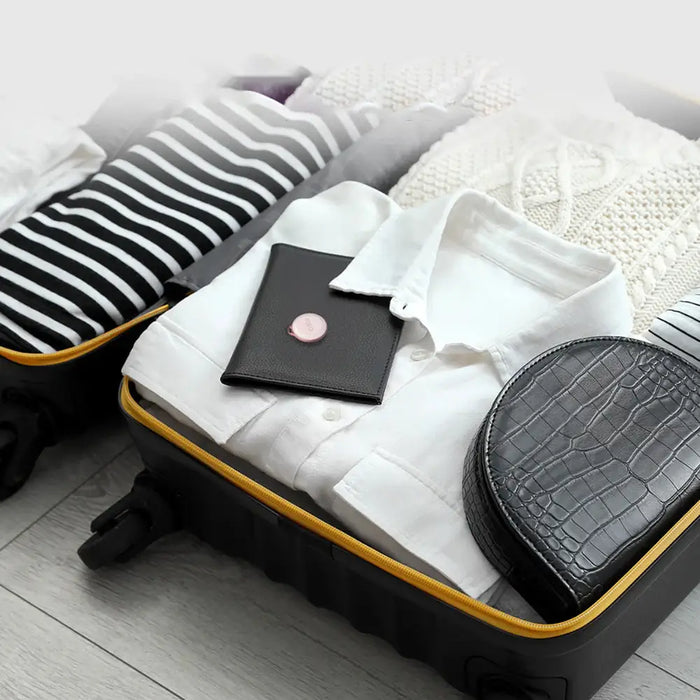 SBS Track My Circle Waterproof IP65 Locator Compatible with Apple Find My - Pink - Other cell phone