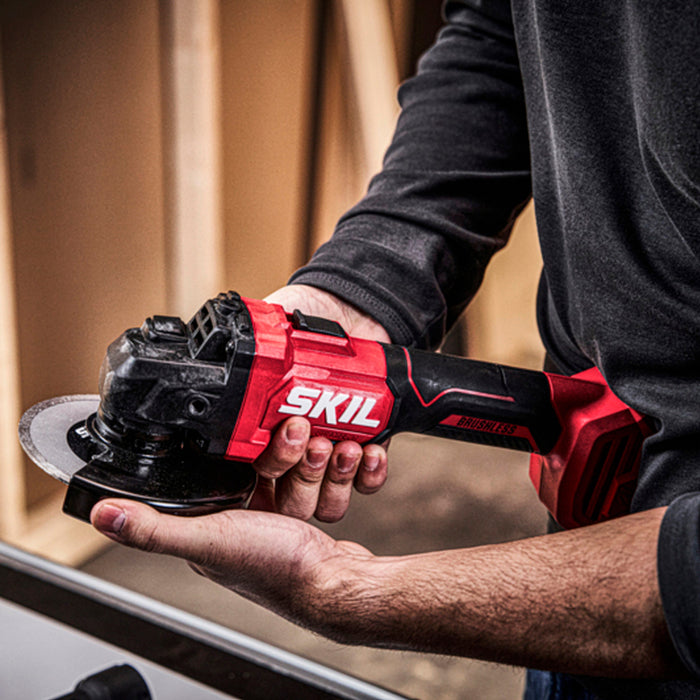 CORDLESS BRUSHLESS ANGLE GRINDER SKIL AG1E3923CA 18 V, 125 mm, 2.00 Ah, NUMBER OF BATTERIES 1