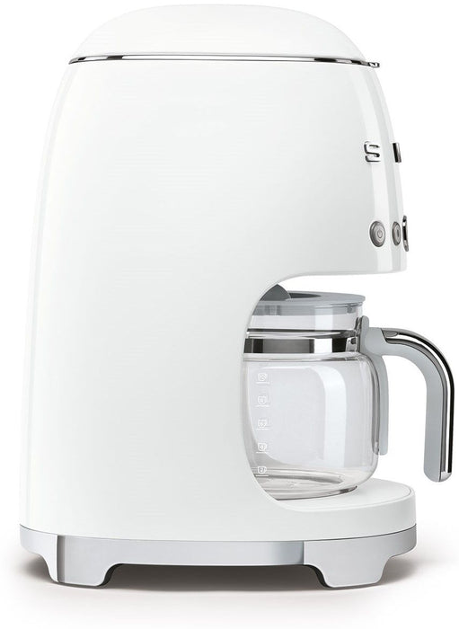 SMEG DCF02WHEU coffee machine