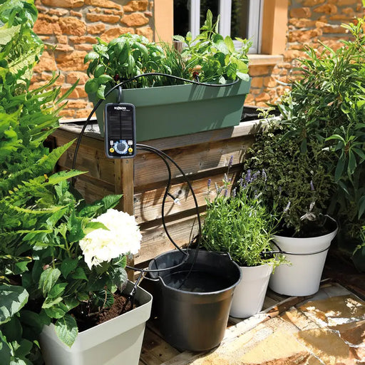 SOLAR IRRIGATION KIT HOZELOCK SOLAR SELECT 100-101-033 - Капково и подземно напояване<<<Напояване<<<Градина<<<Praktiker