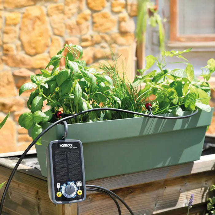 SOLAR IRRIGATION KIT HOZELOCK SOLAR SELECT 100-101-033 - Капково и подземно напояване<<<Напояване<<<Градина<<<Praktiker