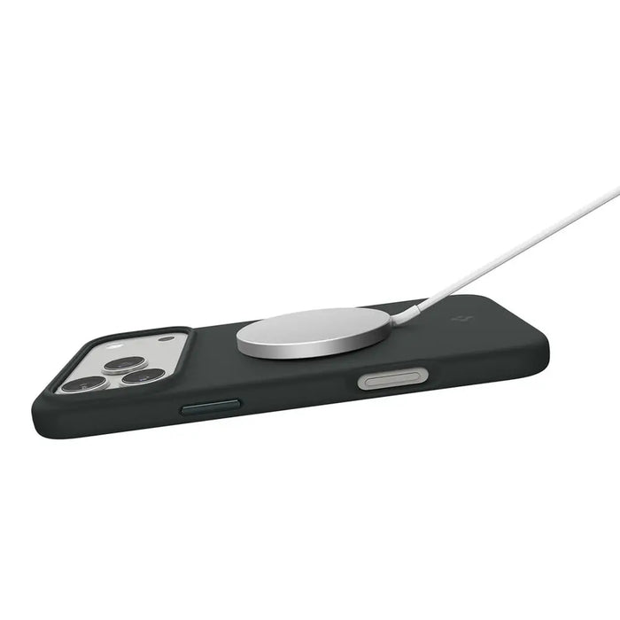 Spigen Silicone Fit MagSafe Case for iPhone 17 Pro Max - Green - Cell phone cases and covers<<<HurtelXML