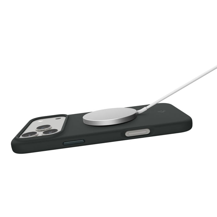 Spigen Silicone Fit MagSafe Case for iPhone 17 Pro Max - Green
