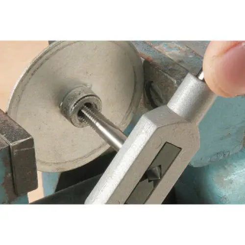 TAP HSS 6 MM KWB - Метчици и плашки<<<Ръчни инструменти<<<Инструменти и железария<<<Praktiker