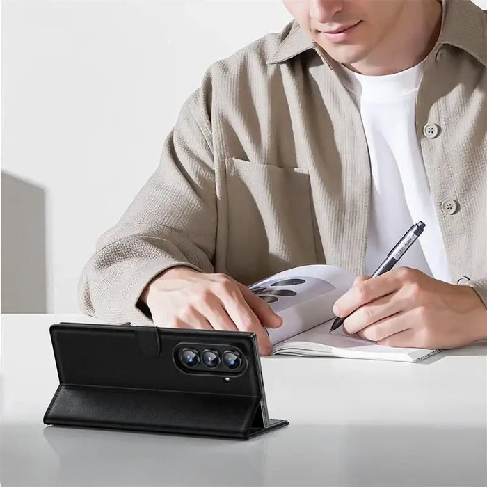 Tech-Protect Wallet Case for Samsung Galaxy Z Fold 7 - Black - Cell phone cases and covers<<<HurtelXML