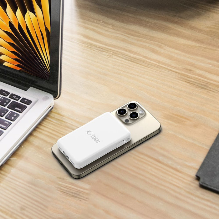Tech-Protect LifeMag PB31 Power Bank with MagSafe 10000mAh 15W USB-C / USB-A / Built-in USB-C / Lightning Cables - White