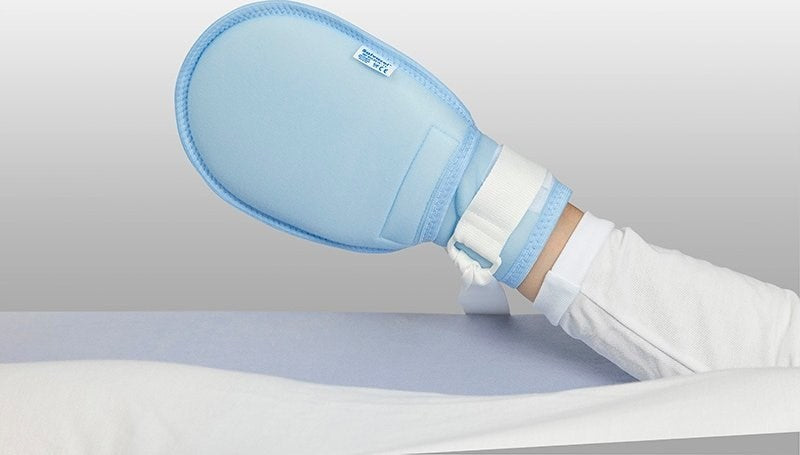 Protective gloves against self-harm M