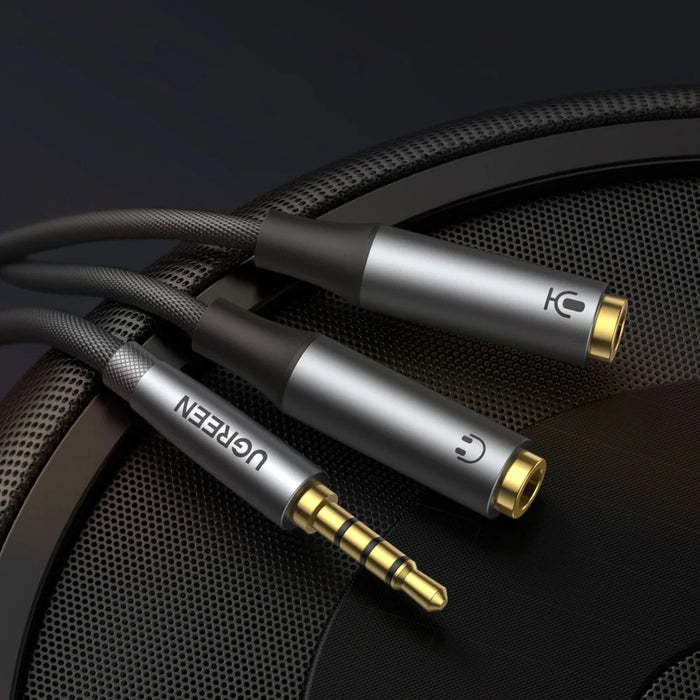 Ugreen AUX splitter for headphones and microphone 1 x male 3.5mm 2 x female 3.5mm 20cm black (AV192 50254) - Audio