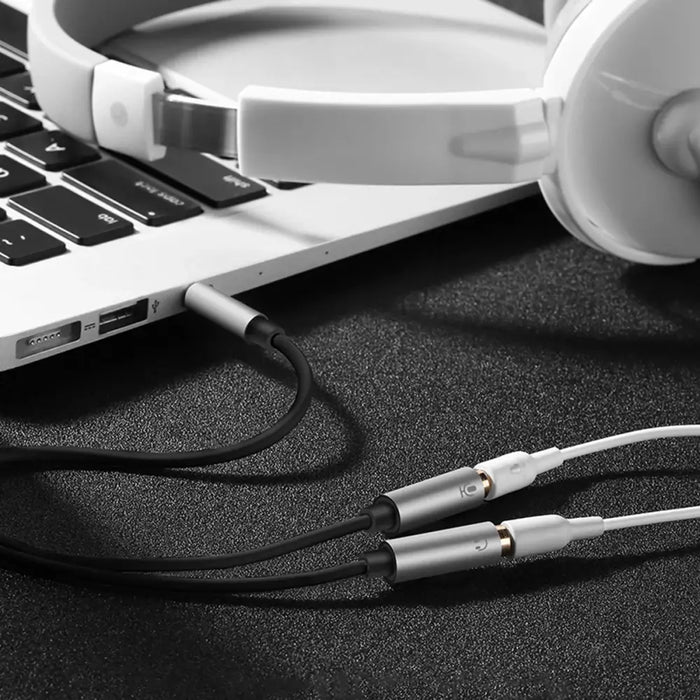 Ugreen cable cable headphone splitter mini jack 3.5 mm - 2 x mini jack 3.5 mm (microphone + stereo output) black