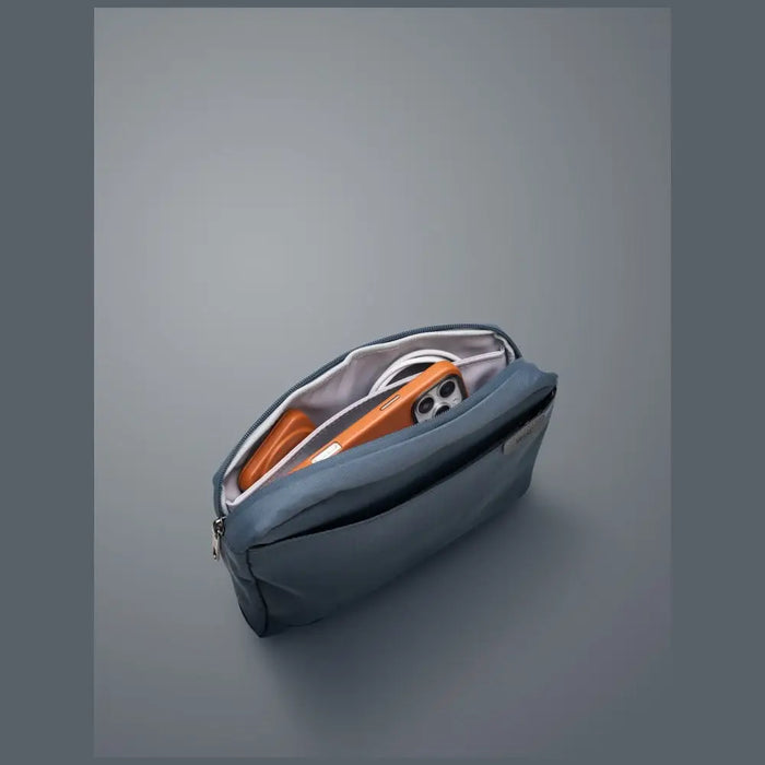 Uniq Arden Sling 2L bag - black - Cell phone cases and covers<<<HurtelXML