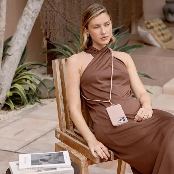 Uniq Coehl Creme iPhone 16 Pro 6.3’’ Magnetic Charging case pink/ballet pink - Cell phone cases and covers<<<HurtelXML