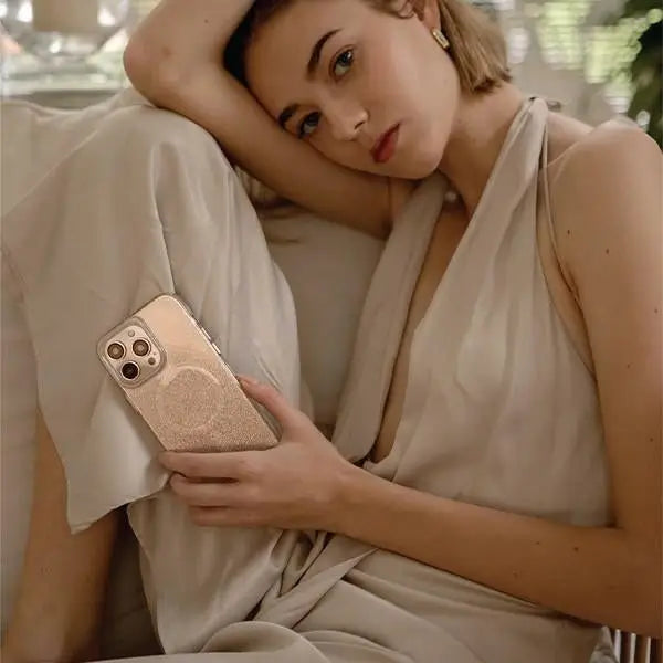 Uniq Coehl Lumino case for iPhone 14 Plus - silver - Cell phone cases and covers<<<HurtelXML